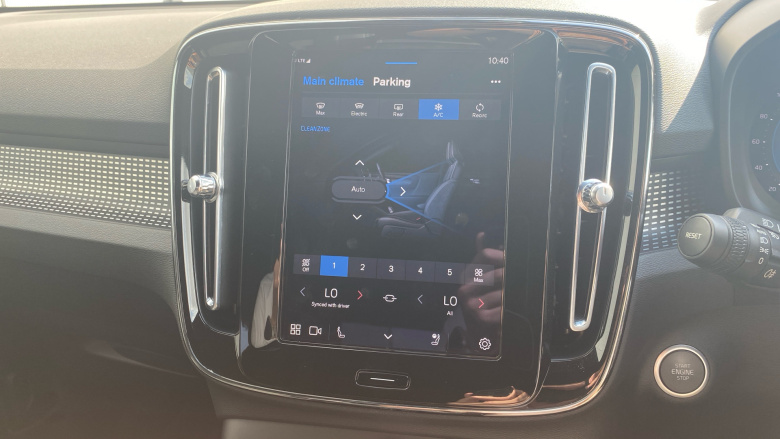 Volvo Xc40 2.0 B4P Plus Dark 5dr AWD Auto Petrol Estate